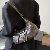 Bolso de hombro de piel sintética con cinturón retro.
