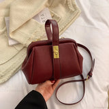 Bolso de hombro retro de lujo para compras.