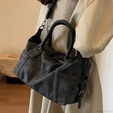Bolso de mano retro de piel sintética de gran capacidad con correa para el hombro.