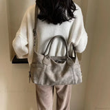 Bolso de mano retro de piel sintética de gran capacidad con correa para el hombro.