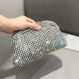Clutch de noche de diseñador adornado con pedrería