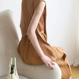 Vestido midi fruncido con detalle de cordones