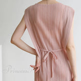 Vestido midi fruncido con detalle de cordones