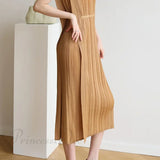 Vestido midi fruncido con detalle de cordones