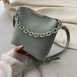 Bolso bandolera de piel con cadena para personas mayores