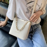 Bolso bandolera de piel con cadena para personas mayores