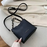 Bolso bandolera de piel con cadena para personas mayores