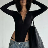 Sudadera con capucha sexy de manga larga con cremallera y corte ajustado.
