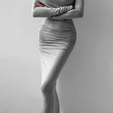 Elegante vestido largo con escote de hombros descubiertos
