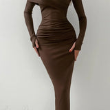 Elegante vestido largo con escote de hombros descubiertos