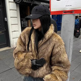 Chaqueta corta y cálida de piel sintética de mapache