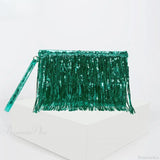 Clutch de noche plateado con lentejuelas y pedrería