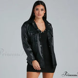 Chaqueta estilo camisa con cinturón de piel sintética de Sleek Trends
