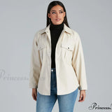 Chaqueta estilo camisa con cinturón de piel sintética de Sleek Trends