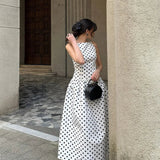 Vestido largo informal sin mangas con lunares