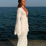 Vestido maxi ajustado con aberturas y escote en pico