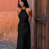 Vestido de noche ajustado con espalda descubierta
