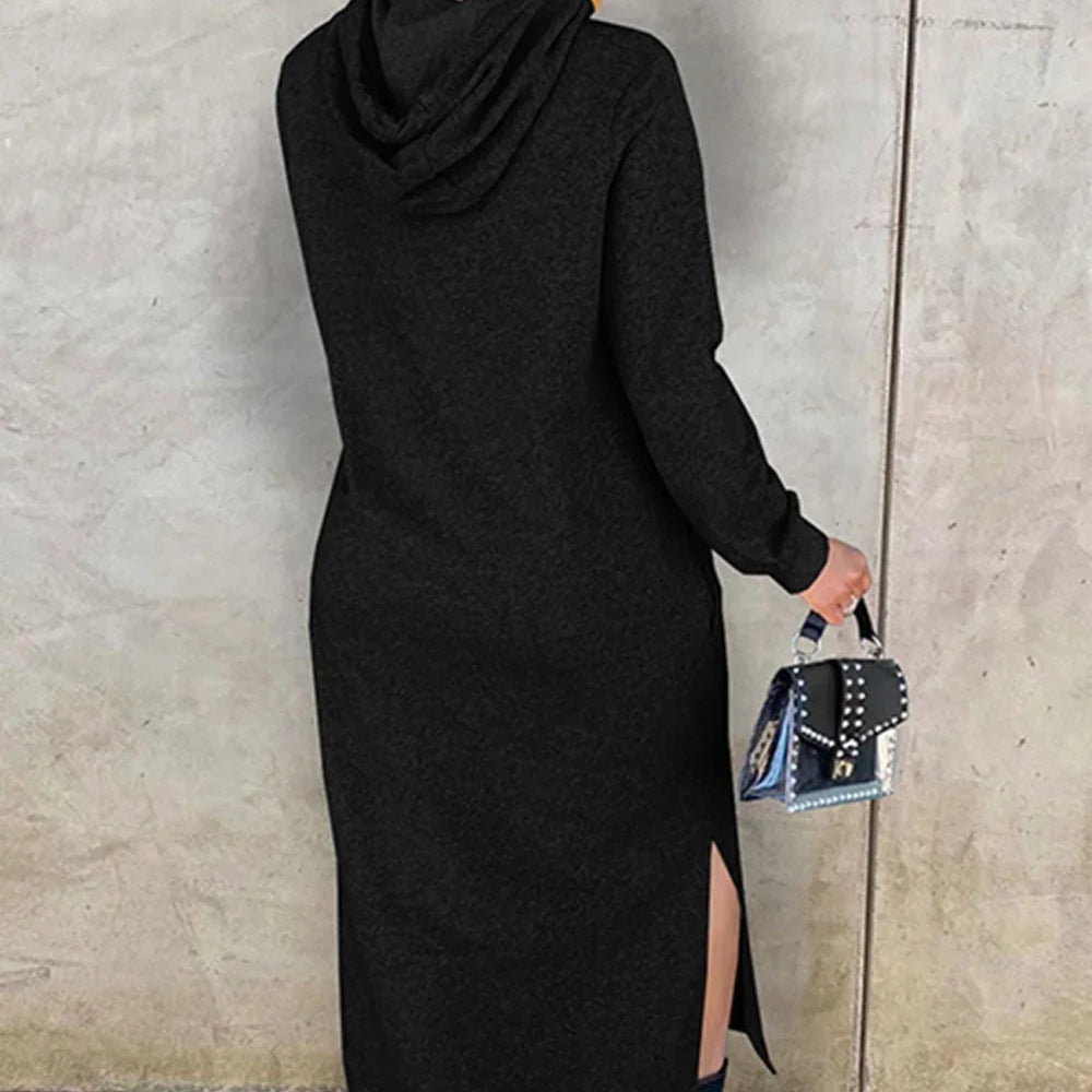 Vestido con capucha y abertura