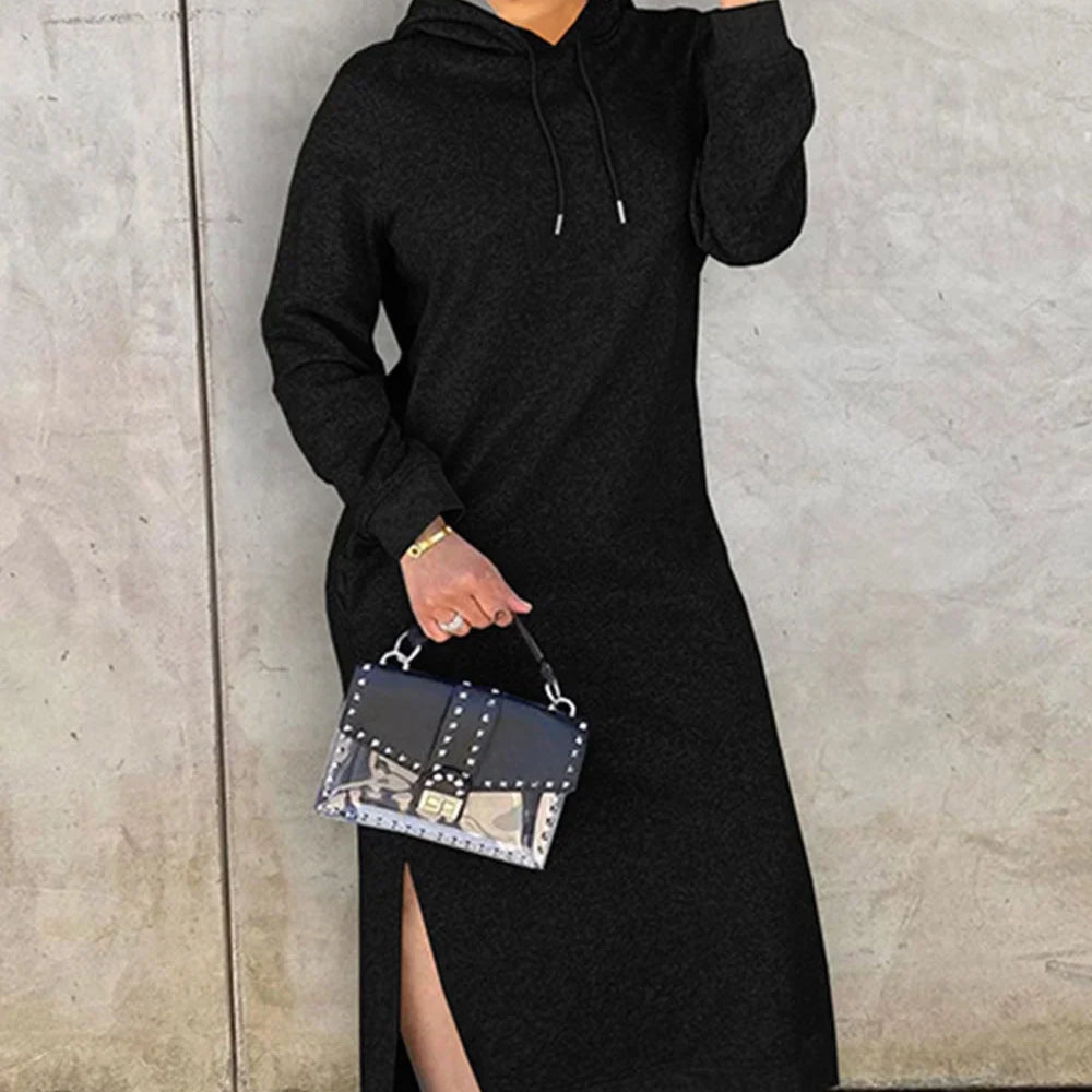 Vestido con capucha y abertura