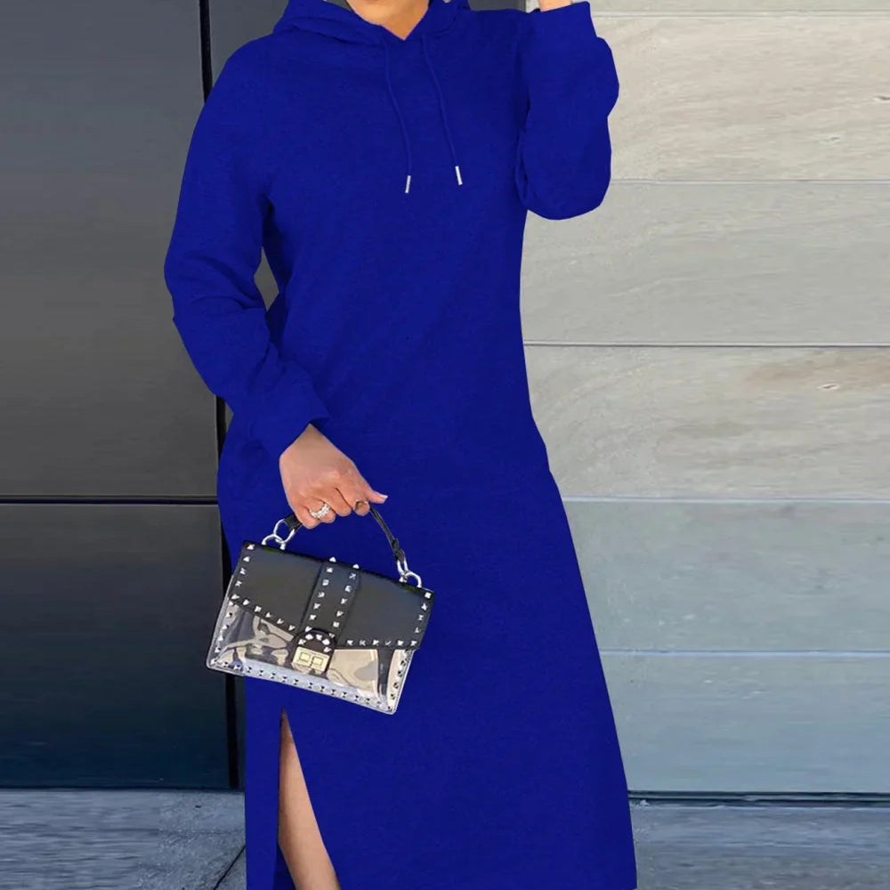 Vestido con capucha y abertura