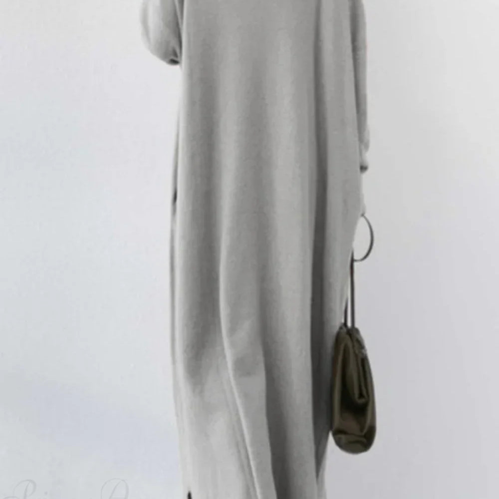 Vestido sudadera con bajo abierto y escote en pico