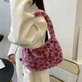 Bolso de hombro con estampado de leopardo de felpa suave