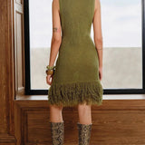 Vestido mini entallado con flecos en punto liso