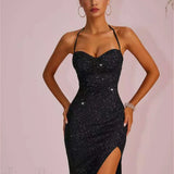 Vestido de noche largo ajustado con escote pronunciado y espalda abierta con abertura.