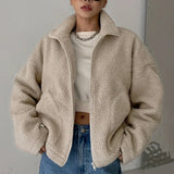 Chaqueta informal de piel de oveja lisa con cuello alto