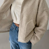 Chaqueta informal de piel de oveja lisa con cuello alto