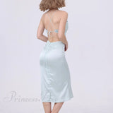 Vestido halter sencillo con lazo en la espalda