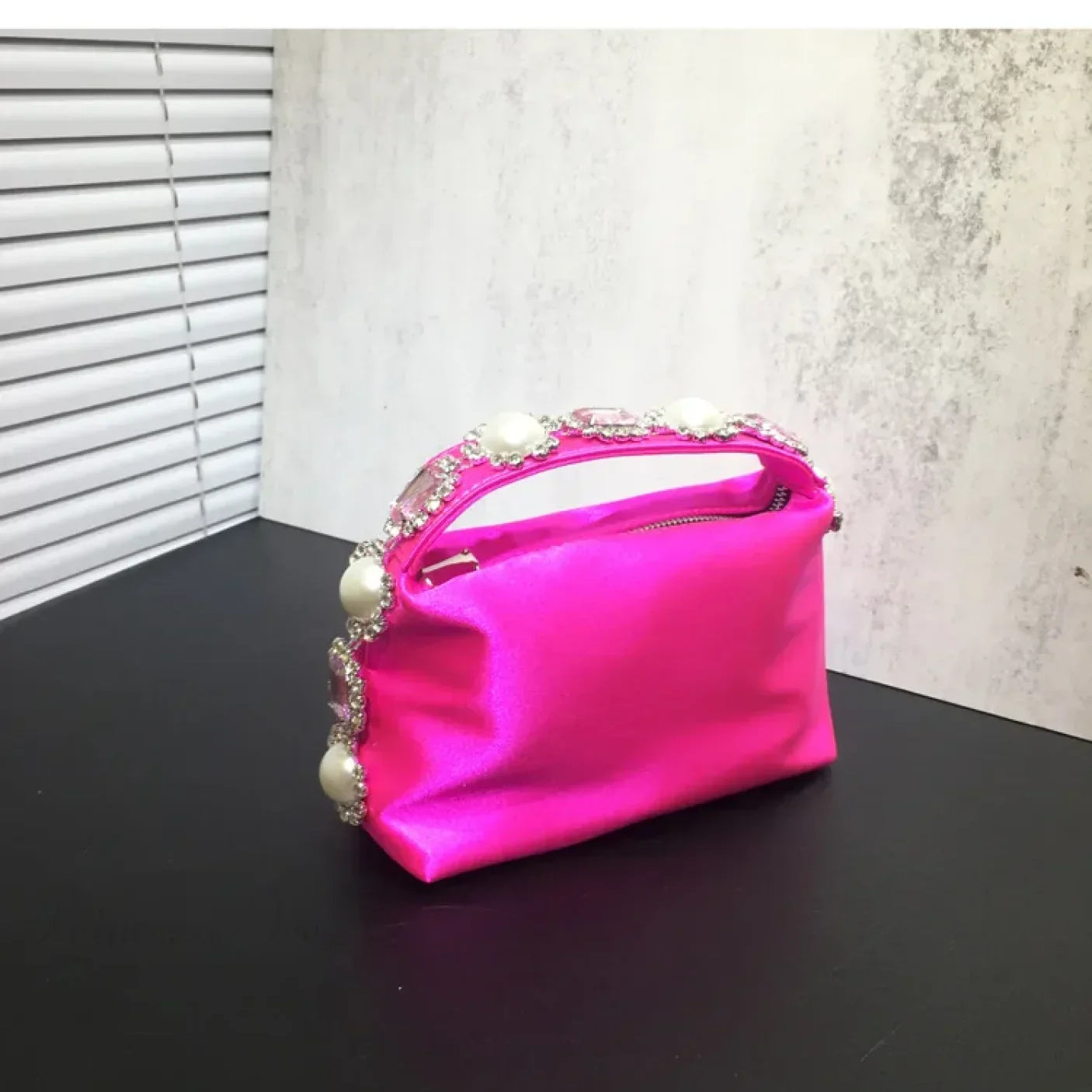 Bolsa de teléfono de seda con piedras