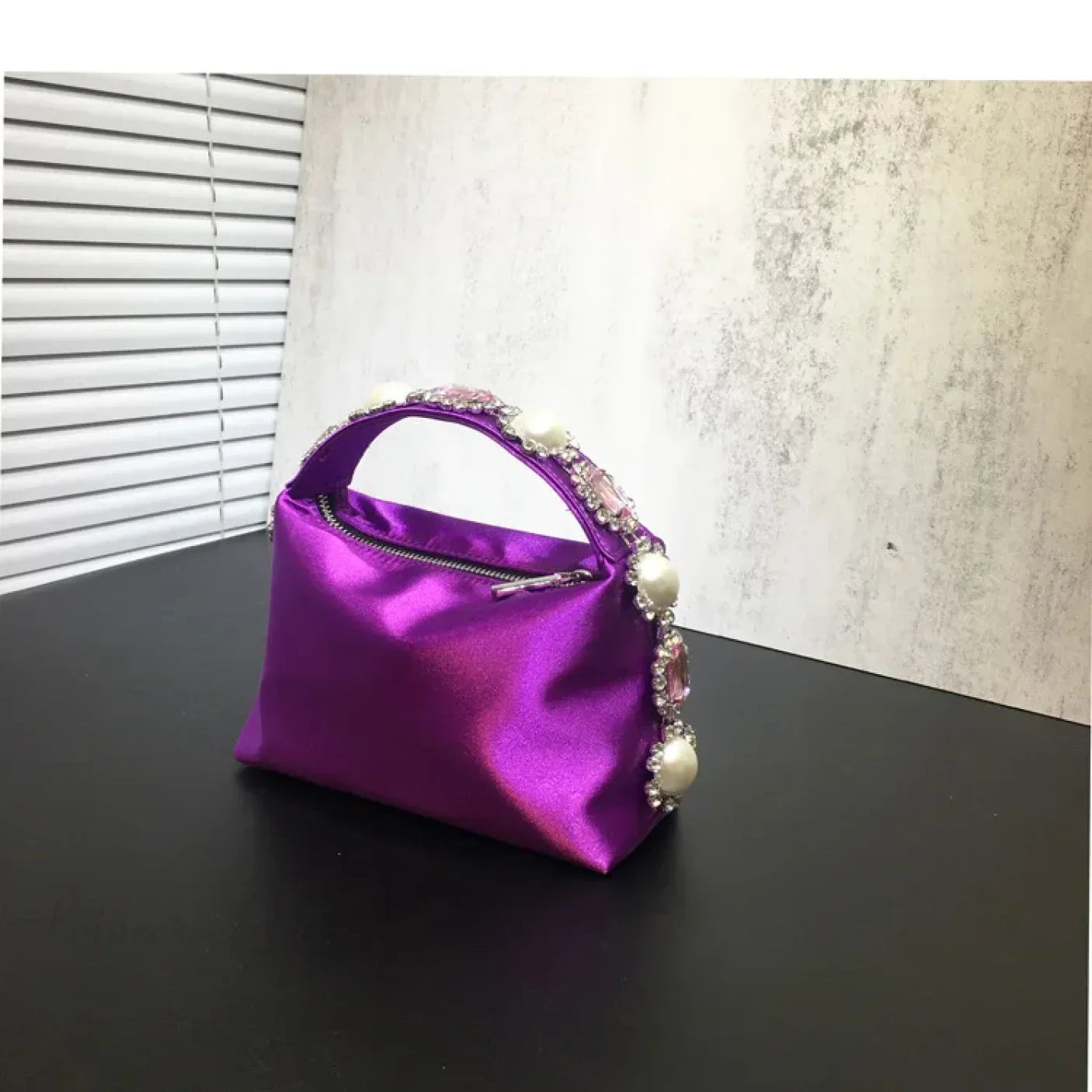 Bolsa de teléfono de seda con piedras