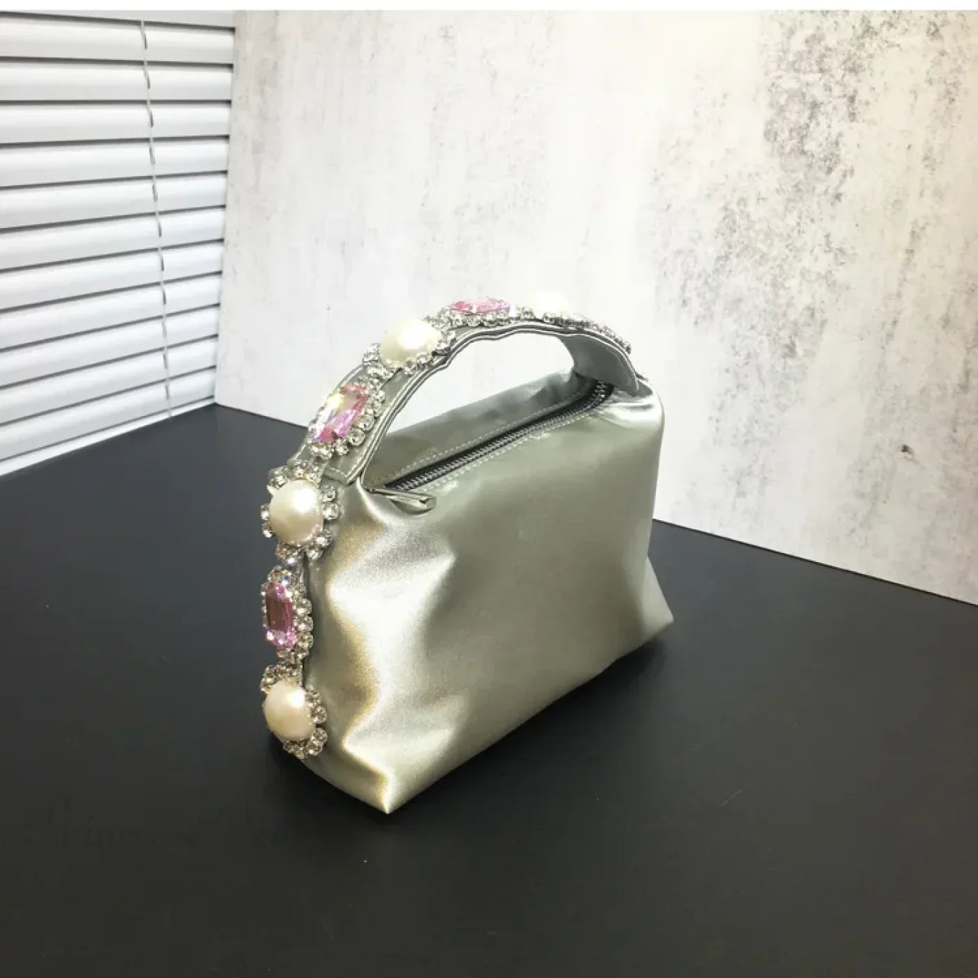 Bolsa de teléfono de seda con piedras