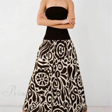 Elegante vestido midi sin tirantes con estampado floral