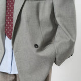 Blazer estructurado con hombros anchos