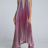 Elegante vestido midi plisado con cuello halter y tirantes abiertos en la espalda, encantador y elegante.