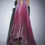 Elegante vestido midi plisado con cuello halter y tirantes abiertos en la espalda, encantador y elegante.