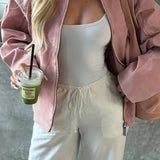 Chaqueta elegante e informal de ante de manga larga.