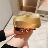 Clutch de noche cuadrado con textura para boda