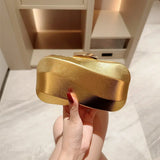 Clutch de noche cuadrado con textura para boda