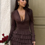 Vestido mini ajustado con volantes y escote en pico fruncido