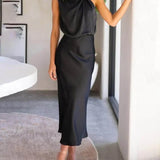 Vestidos midi sin mangas con cuello alto únicos y encantadores para damas de honor.