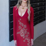 Vestido maxi ajustado con escote en pico adornado con pedrería