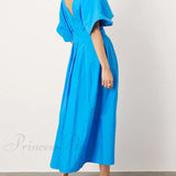 Encantador vestido midi azul con mangas cortas y escote en pico