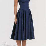 Elegante vestido midi sin tirantes y con escote en V