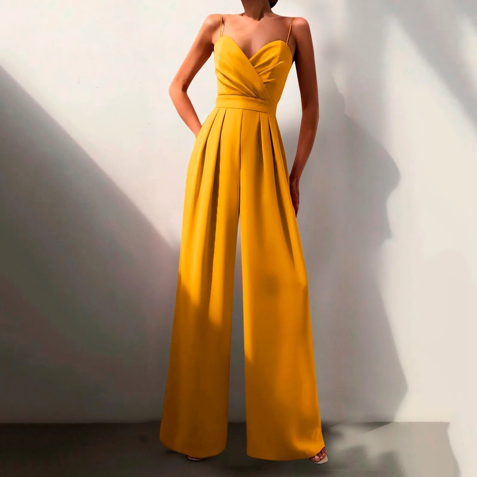 Mono de mujer elegante y con estilo: cómodo y moderno.