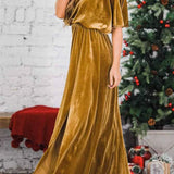 Vestido midi de terciopelo con cuello redondo y abertura alta