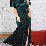 Vestido midi de terciopelo con cuello redondo y abertura alta