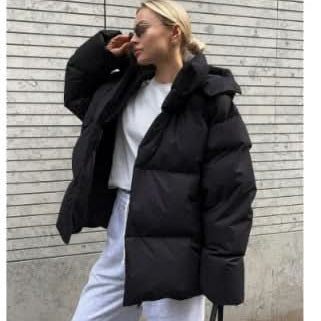 Chaqueta con capucha para mujer elegante, cómoda y funcional.
